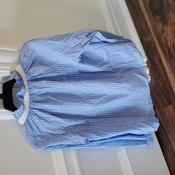 New w/Tags Gap Ruffle Top Size Small - Picture 7 of 10